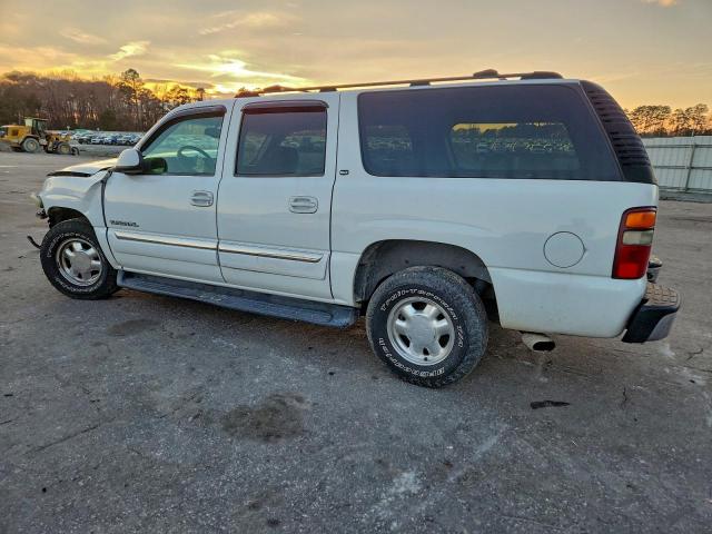 GMC Yukon K1500 Image 4
