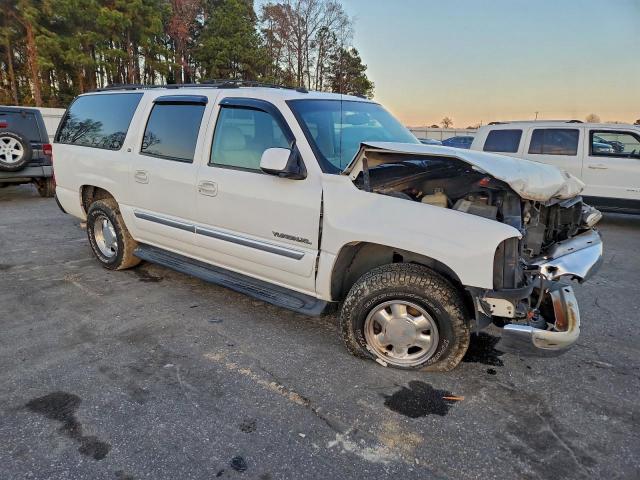 GMC Yukon K1500 Image 3