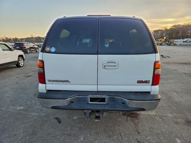 GMC Yukon K1500 Image 7