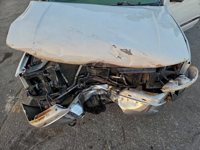 GMC Yukon K1500 Image 12