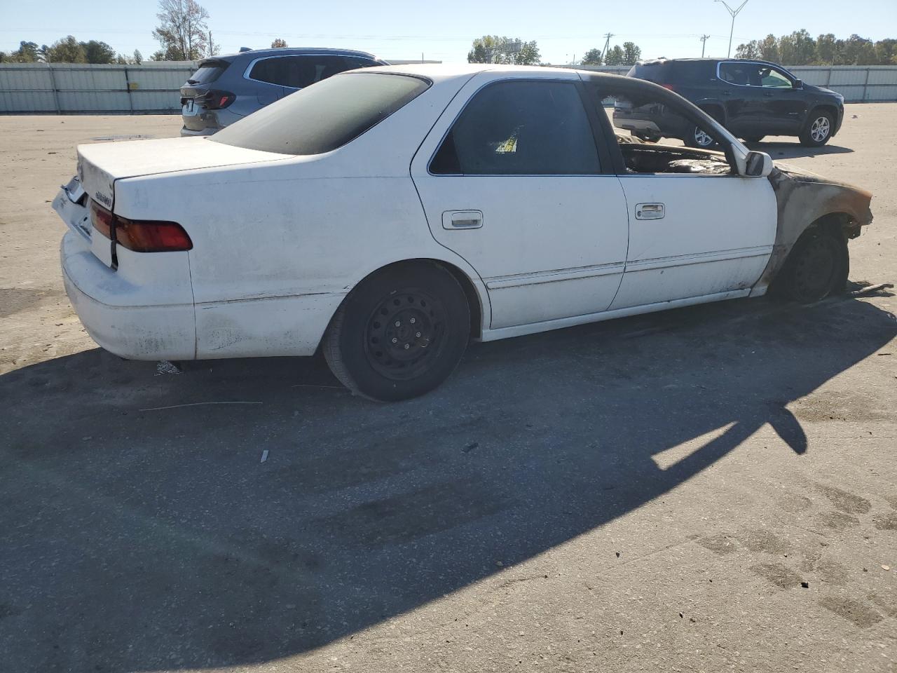 Toyota Camry Ce Image 12