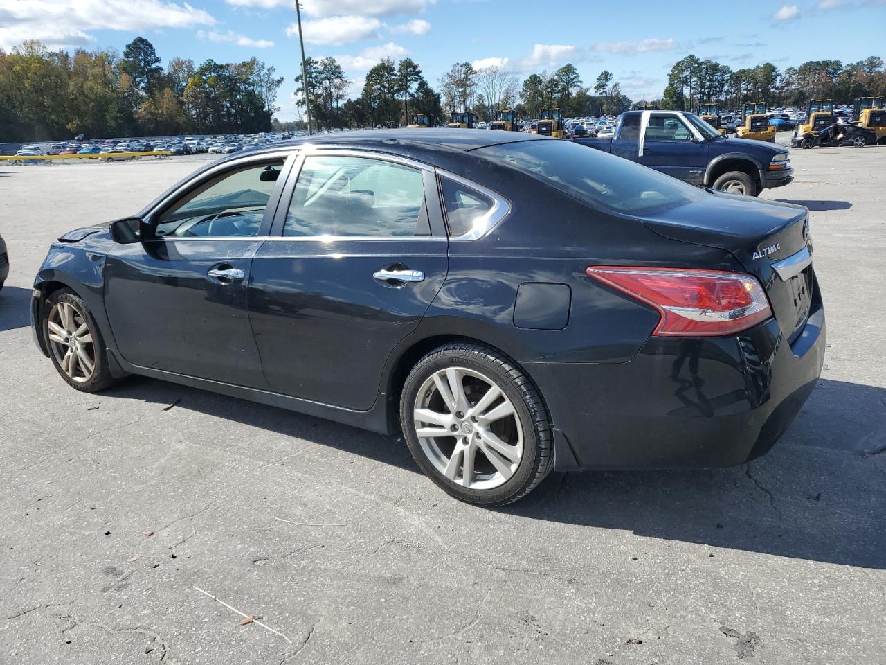 Nissan Altima 3.5s Image 4