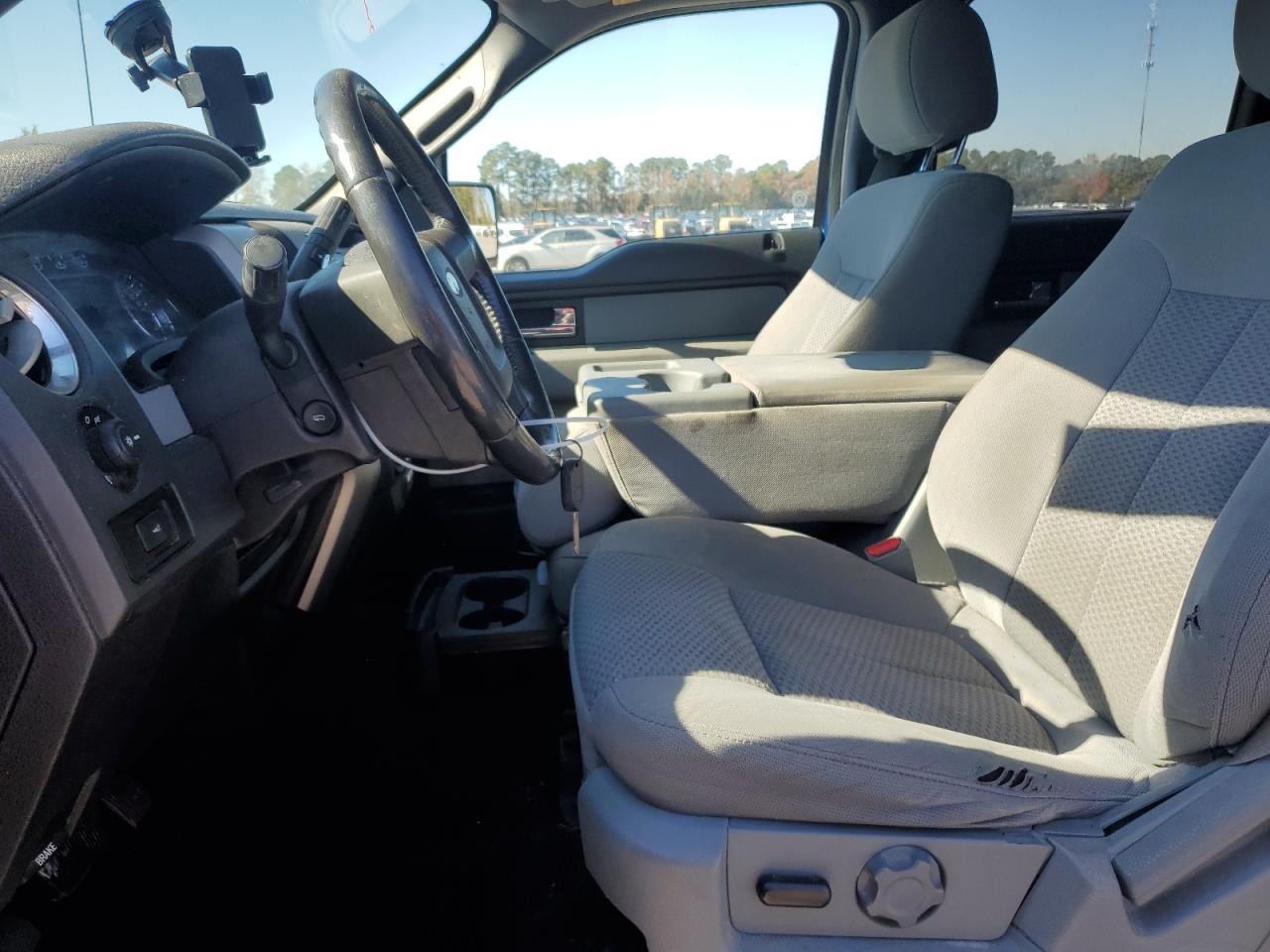 Ford F-150 Supercrew Image 7