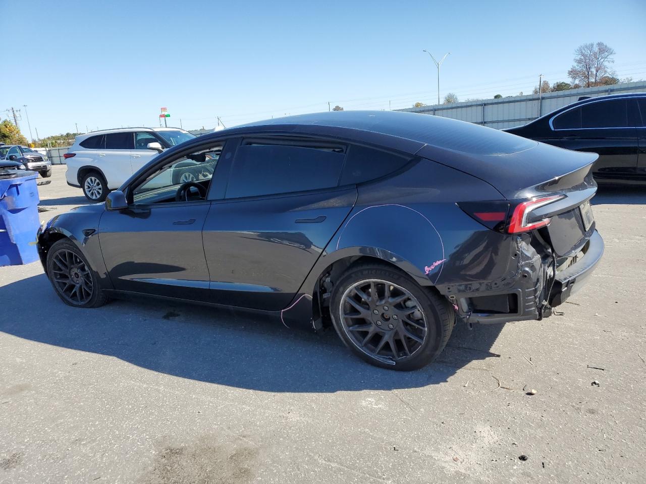 Tesla Model 3 Image 11