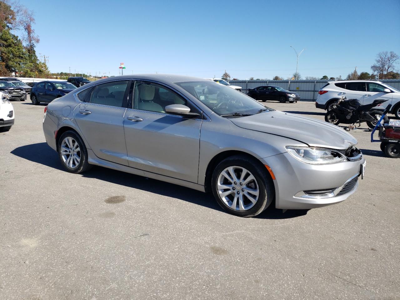 Chrysler 200 Limited Image 6