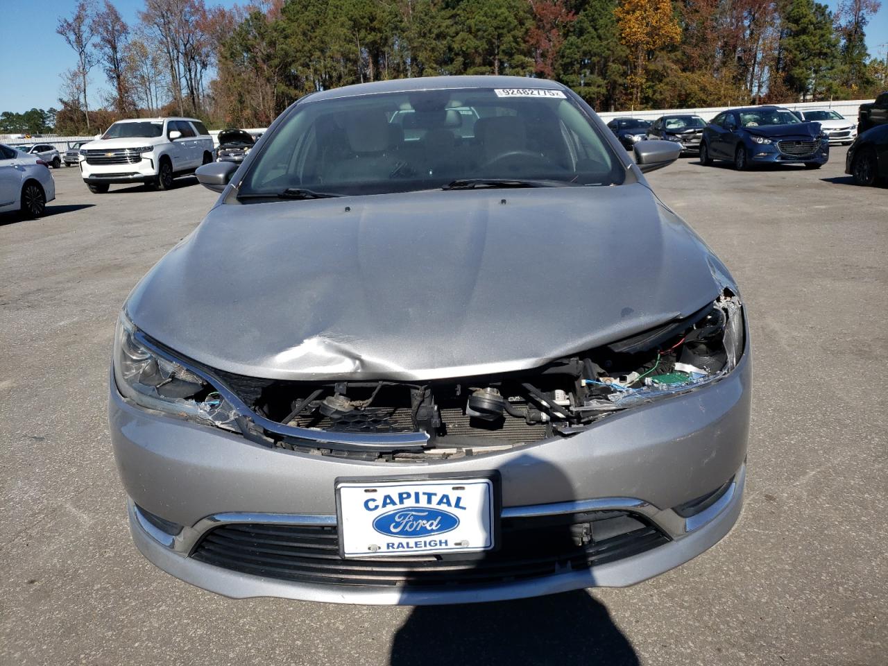 Chrysler 200 Limited Image 2