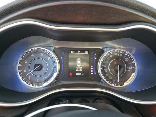 Chrysler 200 Limited Image 10