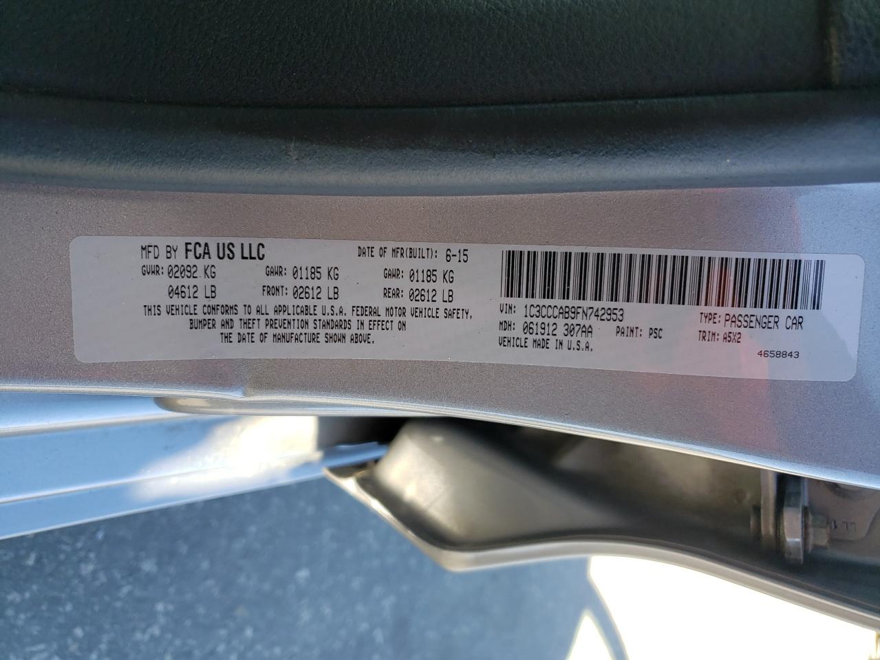 Chrysler 200 Limited Image 4