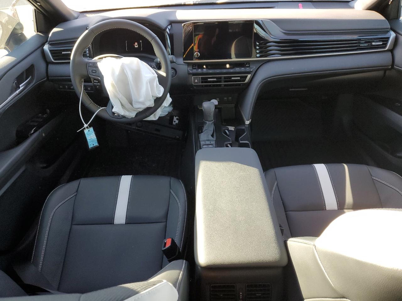 Toyota Camry Xse Image 9