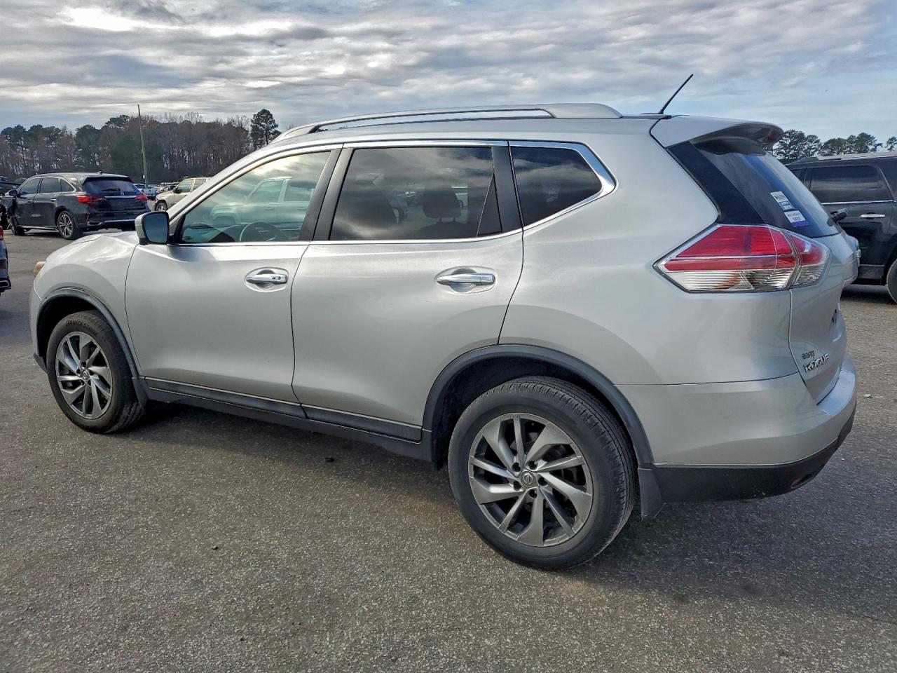 Nissan Rogue S Image 10