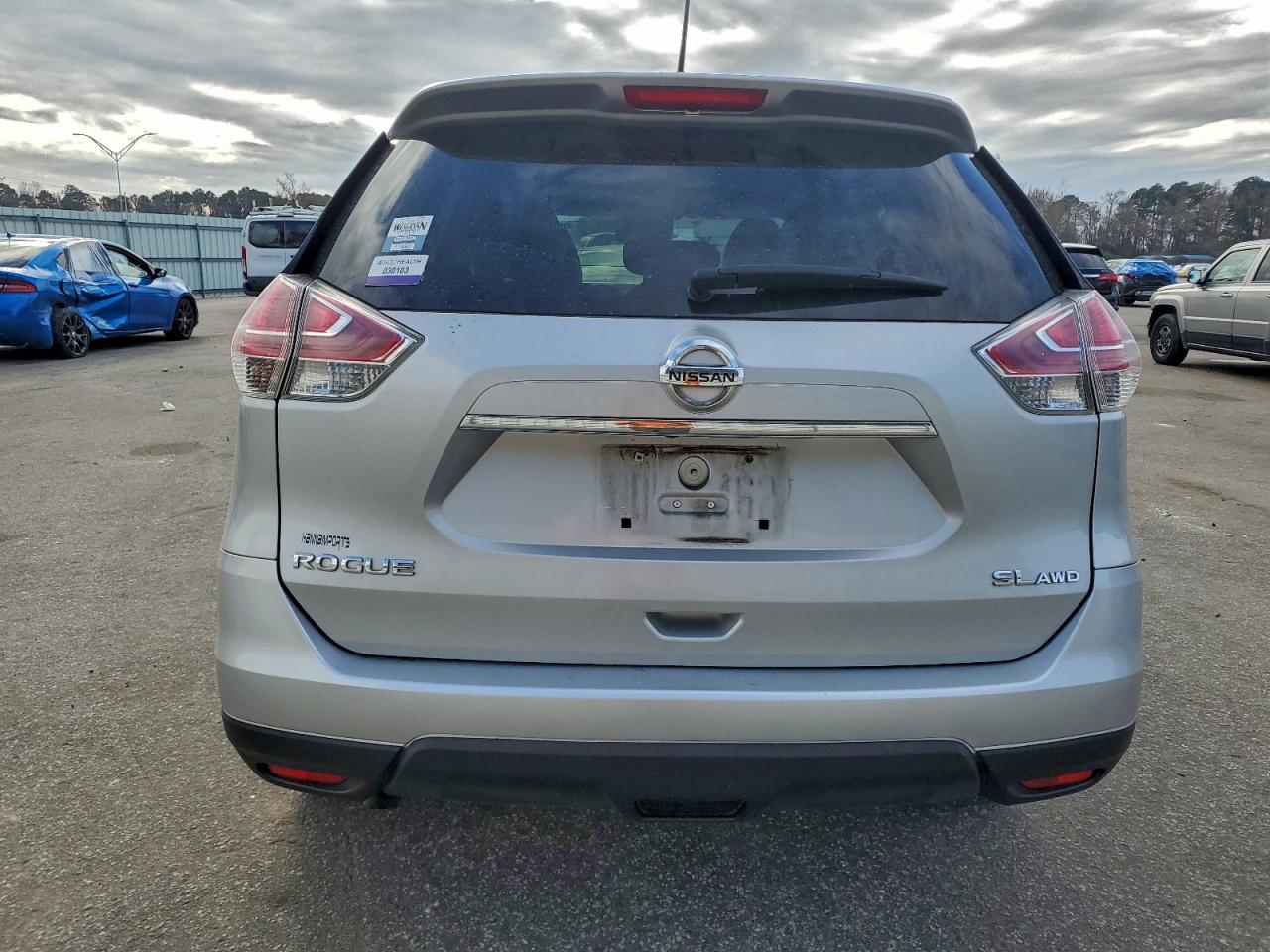 Nissan Rogue S Image 4