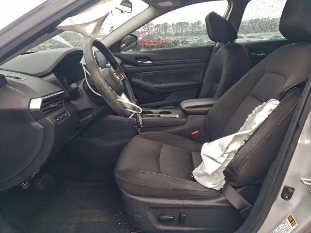 Nissan Altima S Image 8