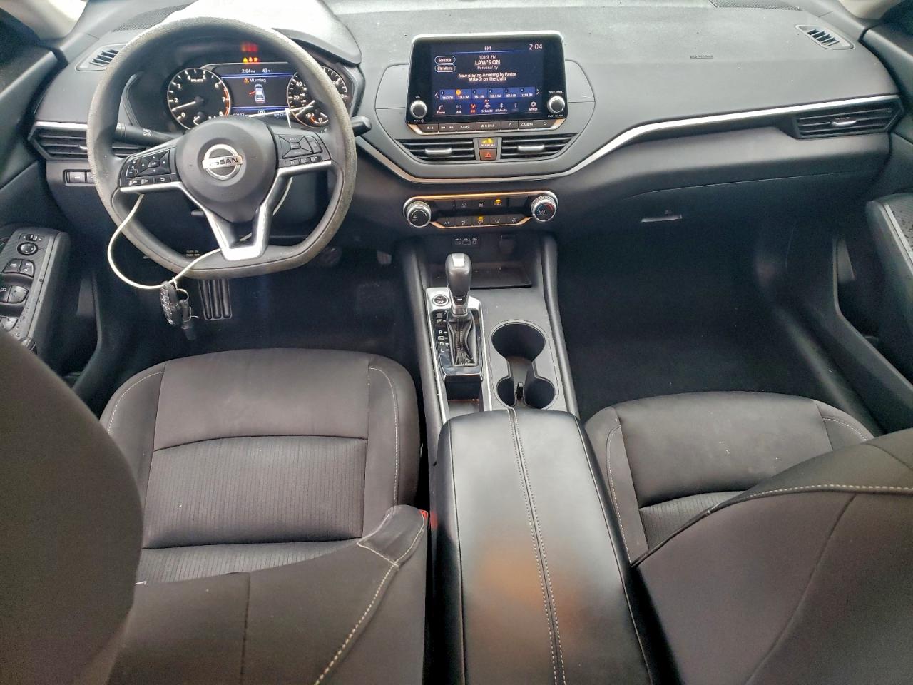 Nissan Altima S Image 7