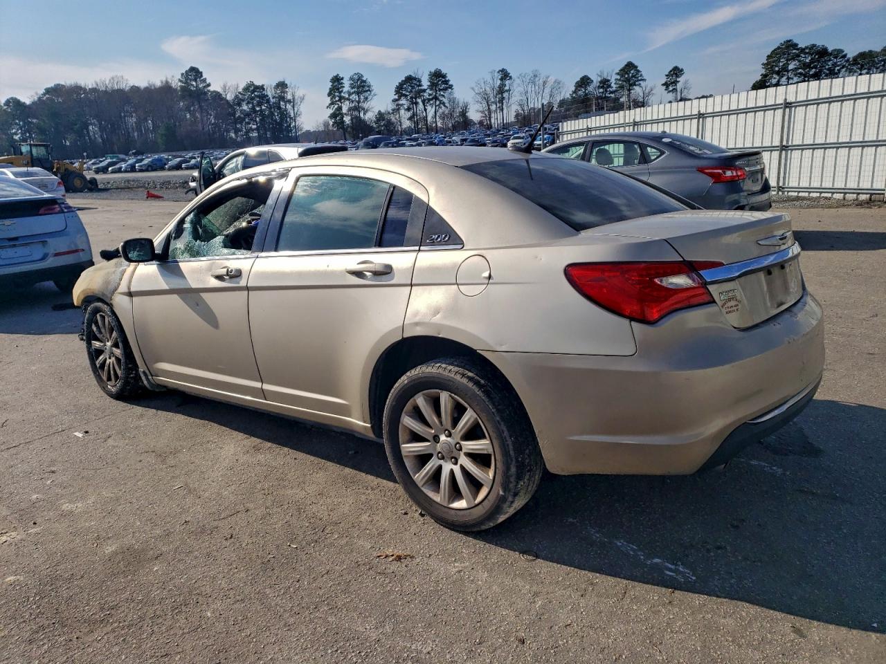 Chrysler 200 Touring Image 6
