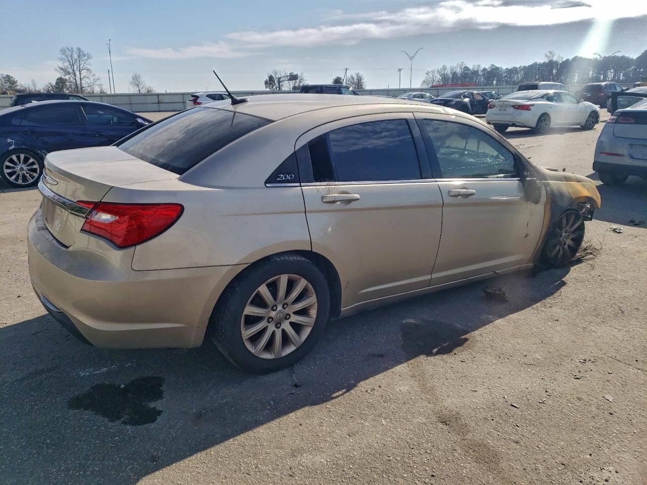 Chrysler 200 Touring Image 3