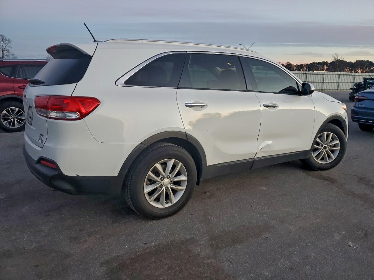 Kia Sorento Lx Image 2