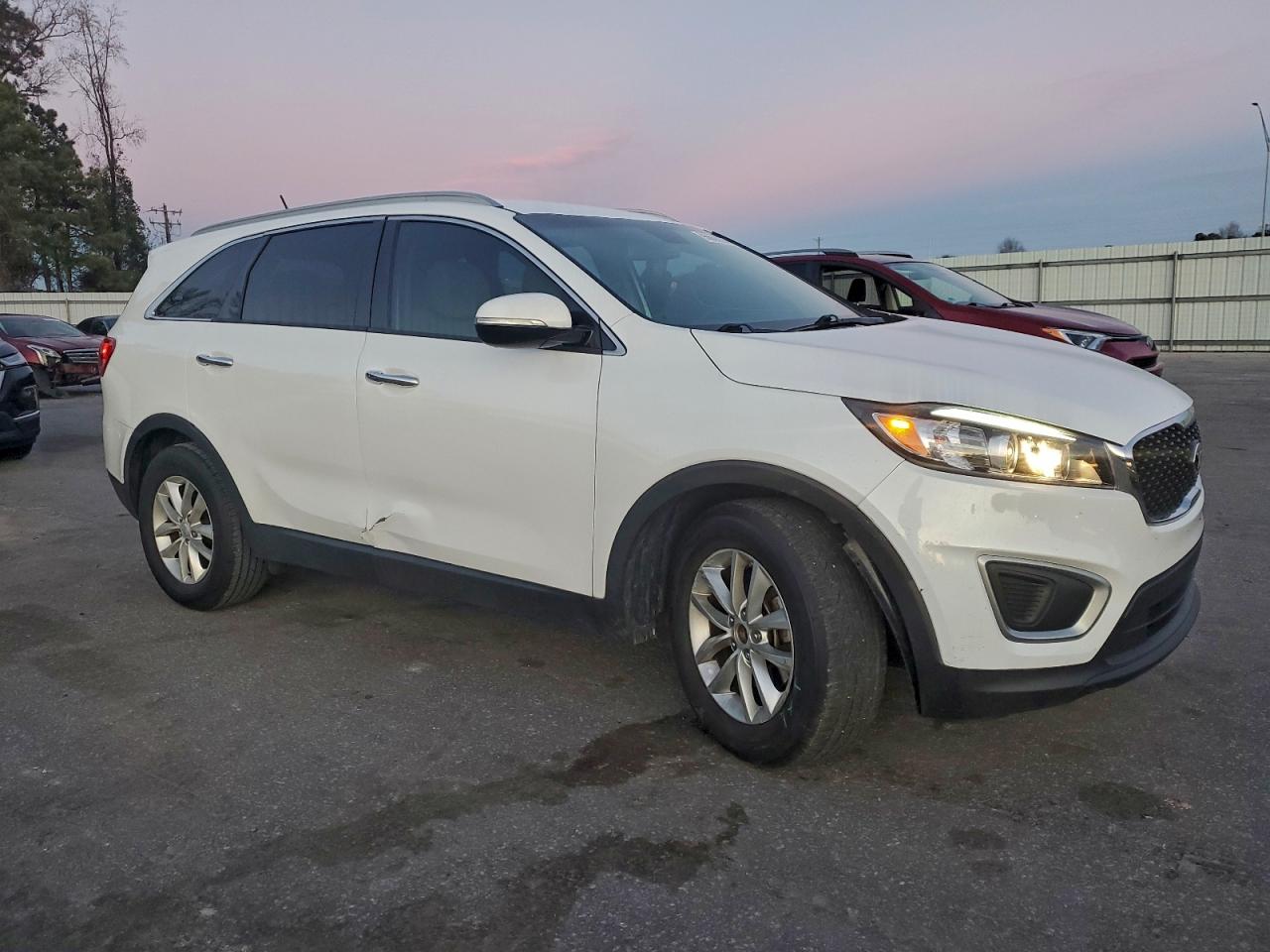 Kia Sorento Lx Image 3