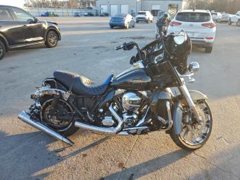  Salvage Harley-Davidson Fl