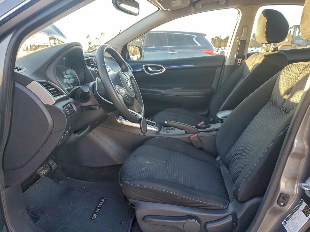 Nissan Sentra S Image 7