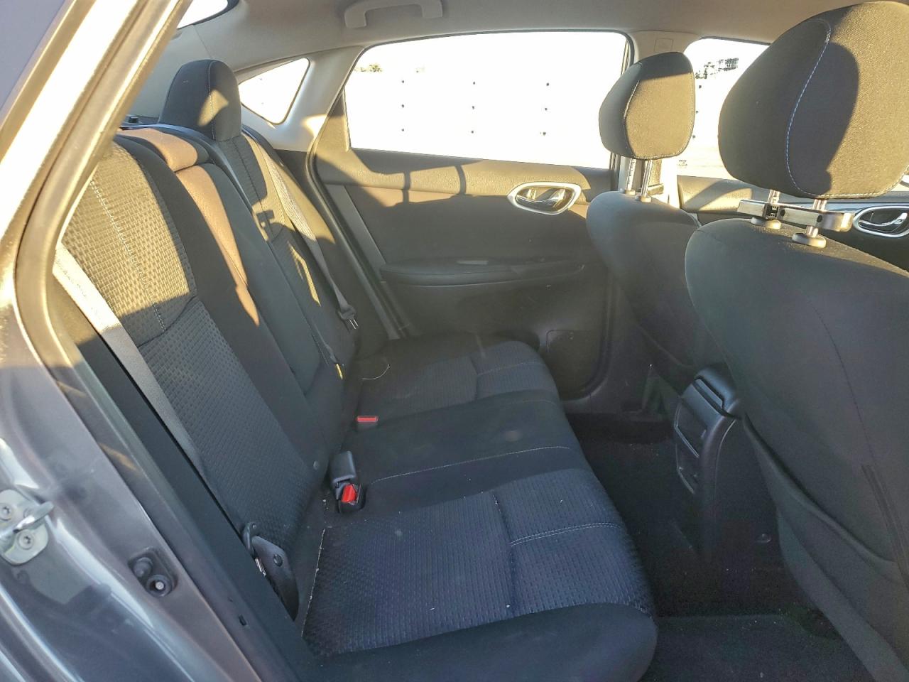 Nissan Sentra S Image 9