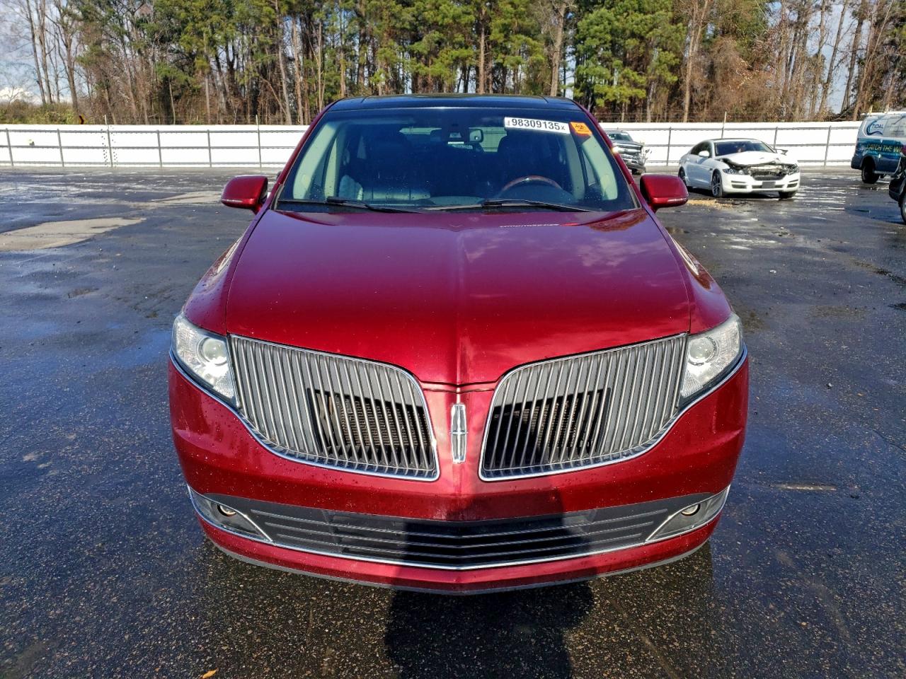 Lincoln MKT Image 5