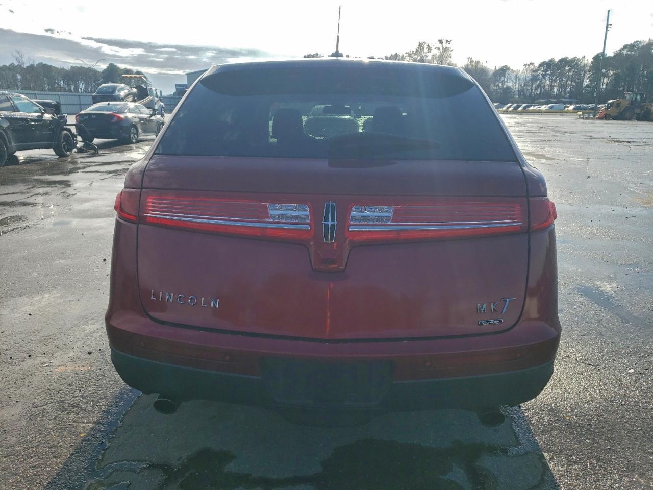 Lincoln MKT Image 10