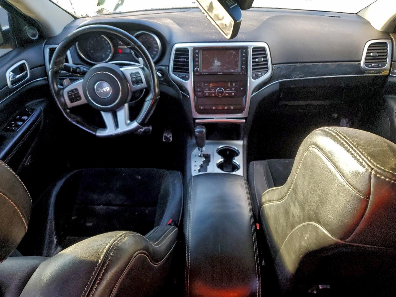 Jeep Grand Cherokee Srt-8 Image 3