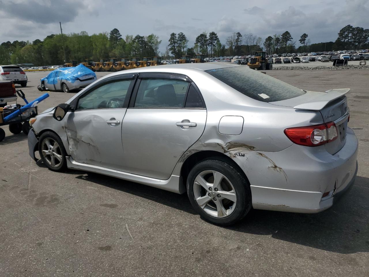 Toyota Corolla Base Image 12