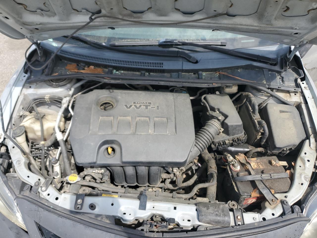 Toyota Corolla Base Image 11