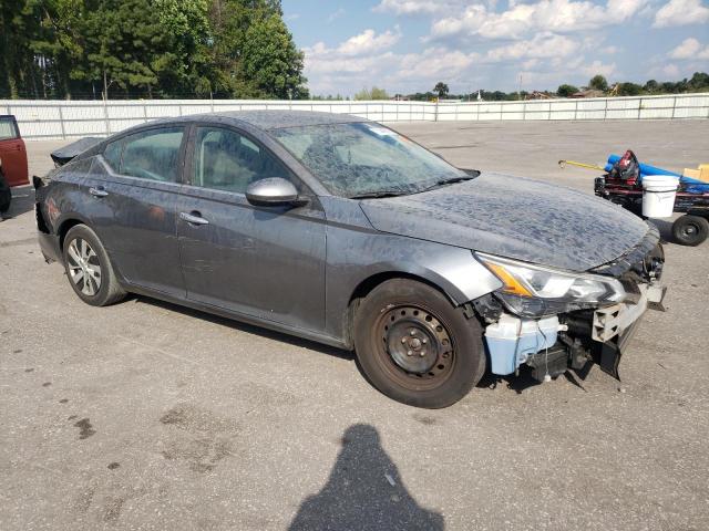 Nissan Altima S Image 8