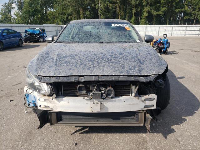 Nissan Altima S Image 5