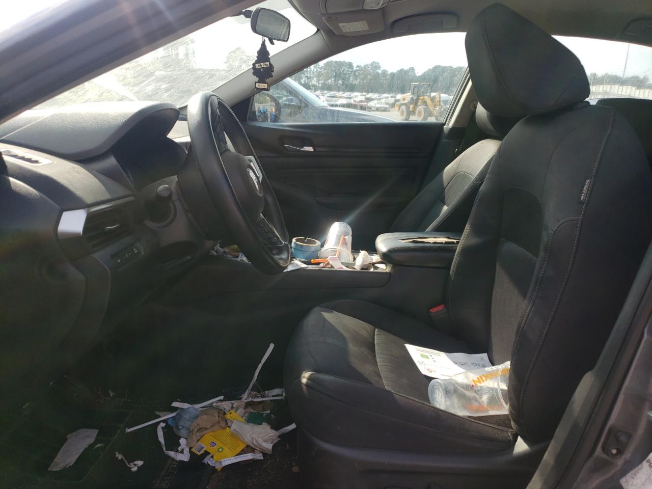 Nissan Altima S Image 6