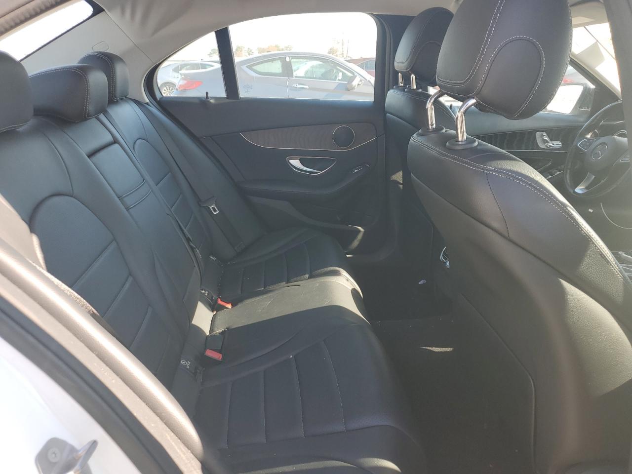 Mercedes-Benz C-Class 300 Image 10