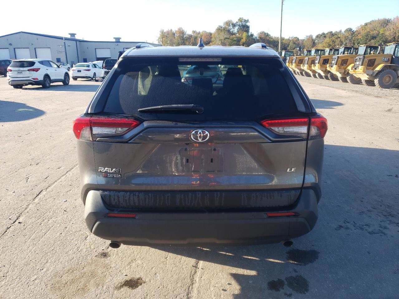 Toyota RAV4 Le Image 7