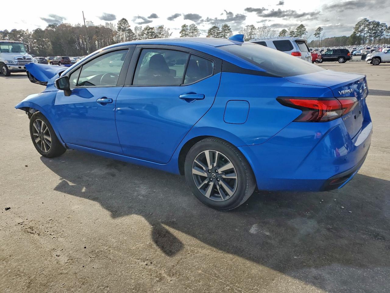 Nissan Versa Sv Image 2