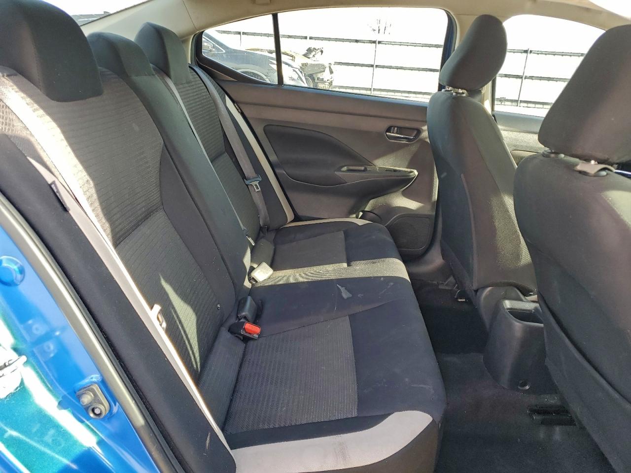 Nissan Versa Sv Image 9