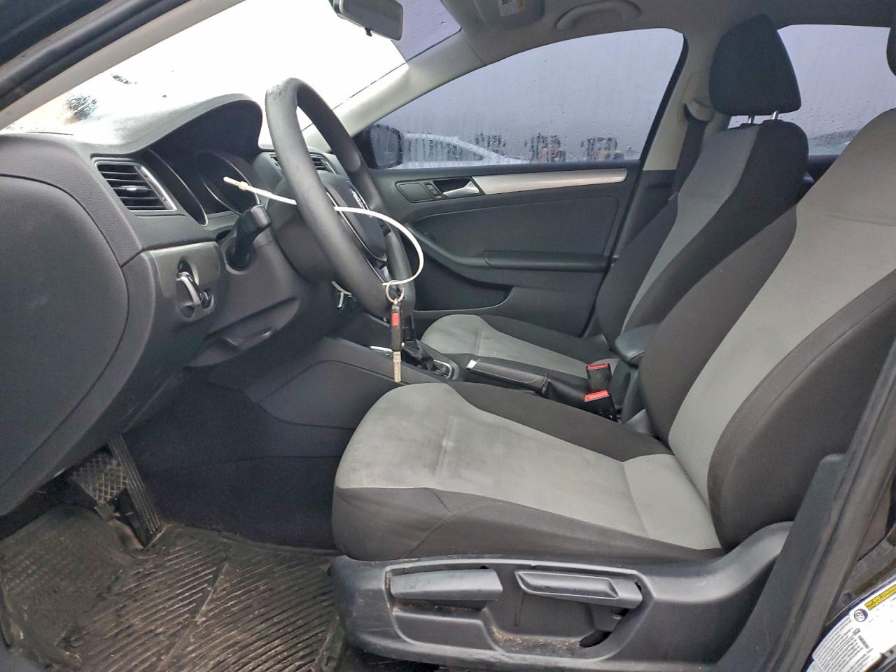 Volkswagen Jetta S Image 10