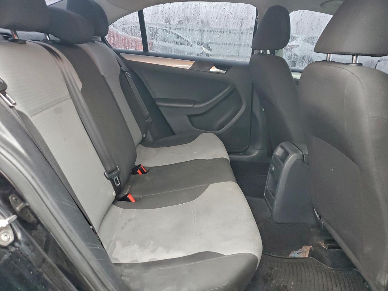 Volkswagen Jetta S Image 12