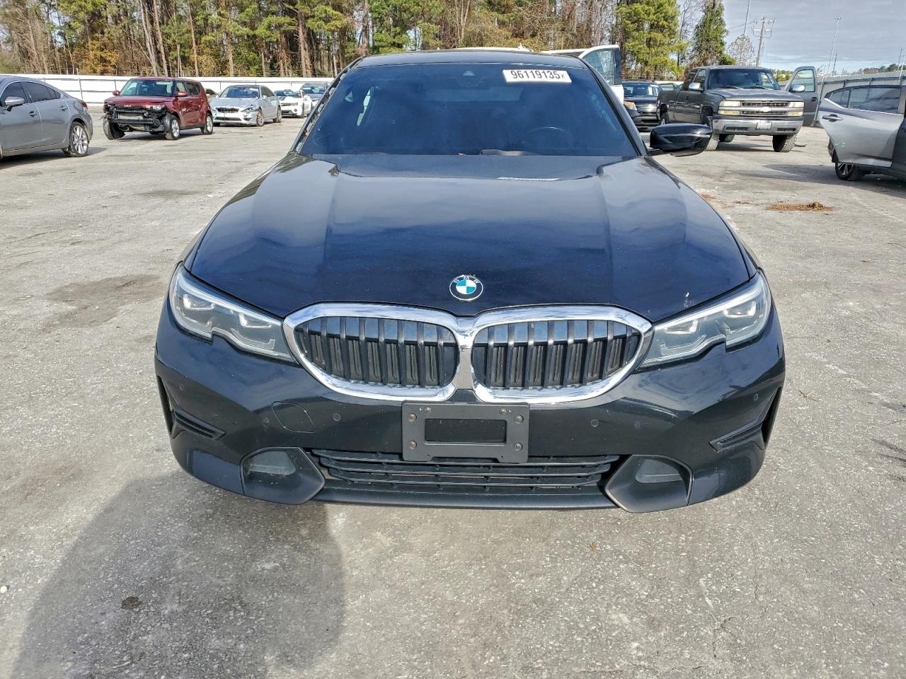 BMW 3 Series Image 12