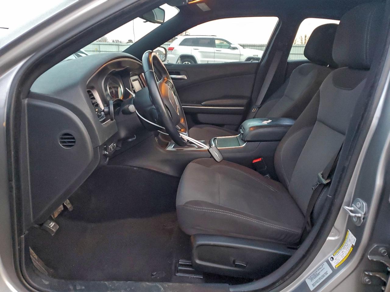 Dodge Charger Se Image 11