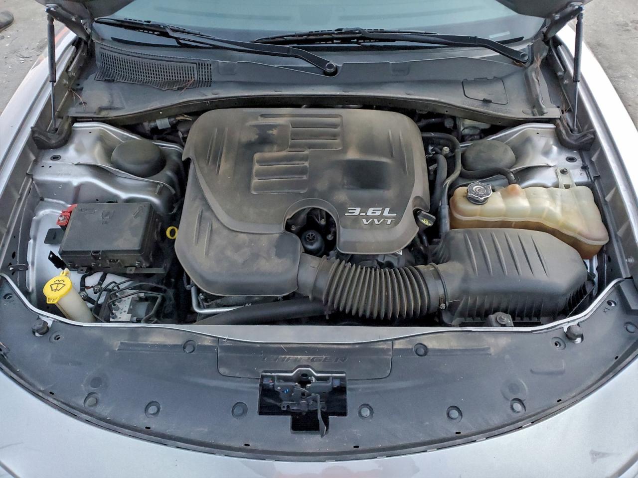 Dodge Charger Se Image 7