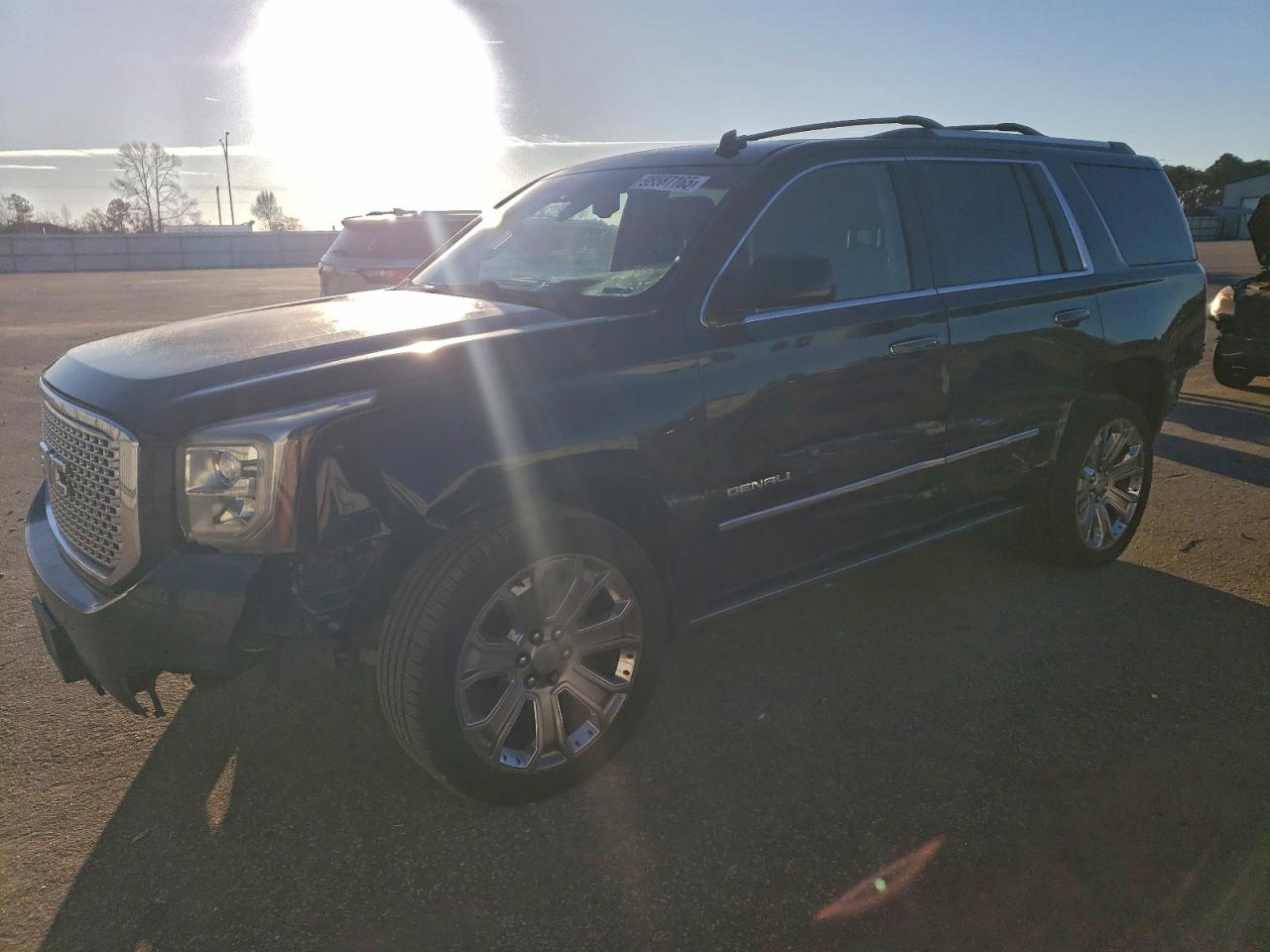 GMC Yukon Denali Image 1