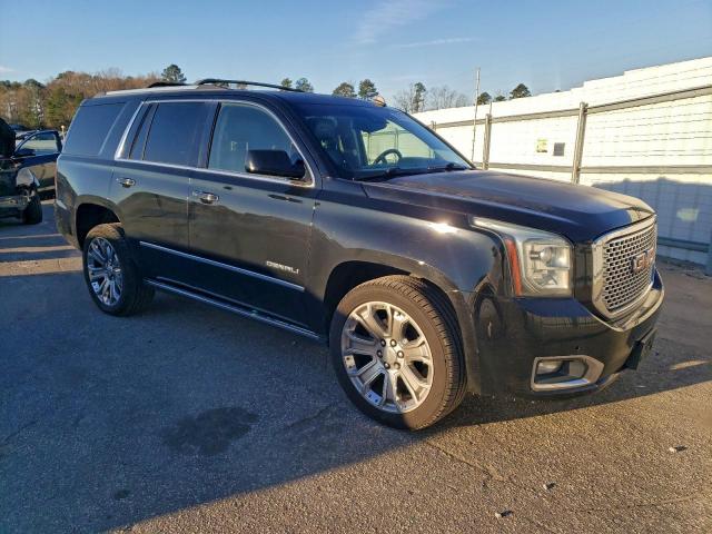 GMC Yukon Denali Image 7