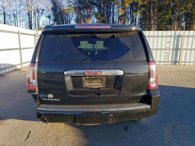 GMC Yukon Denali Image 6