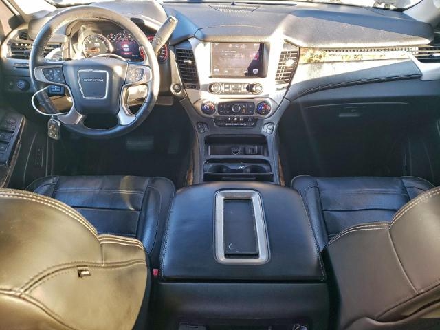 GMC Yukon Denali Image 11