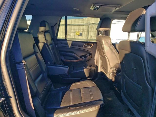 GMC Yukon Denali Image 3