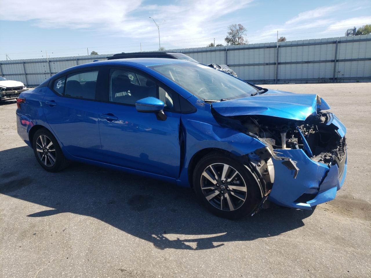 Nissan Versa Sv Image 6