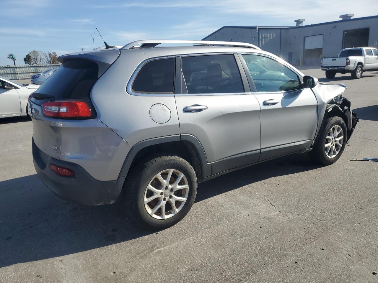 Jeep Grand Cherokee Latitude Image 3