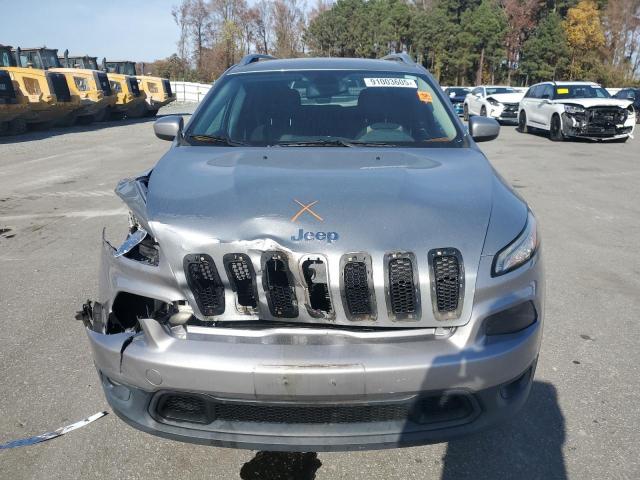 Jeep Grand Cherokee Latitude Image 6