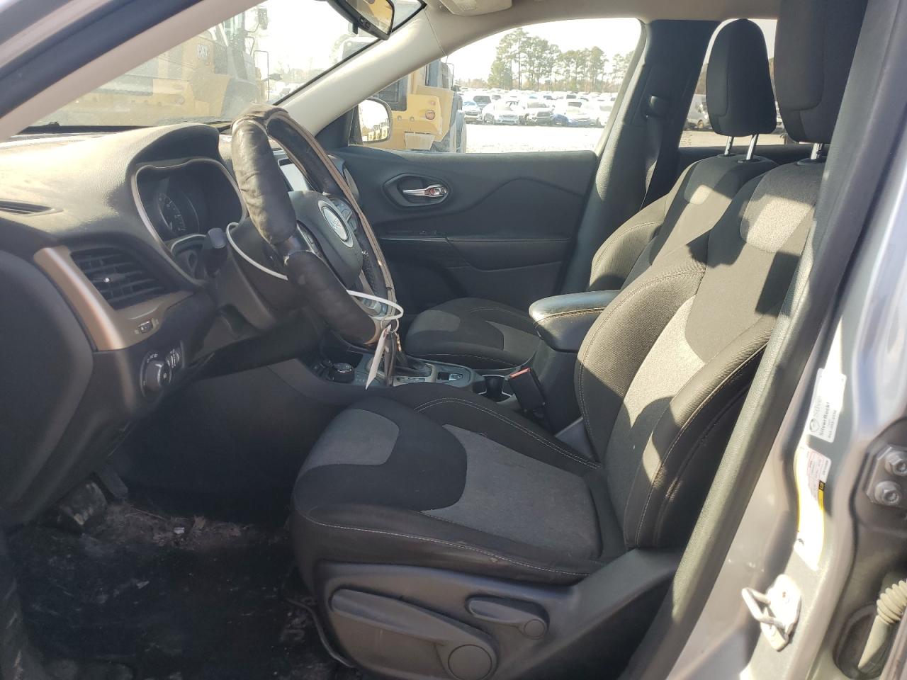 Jeep Grand Cherokee Latitude Image 2